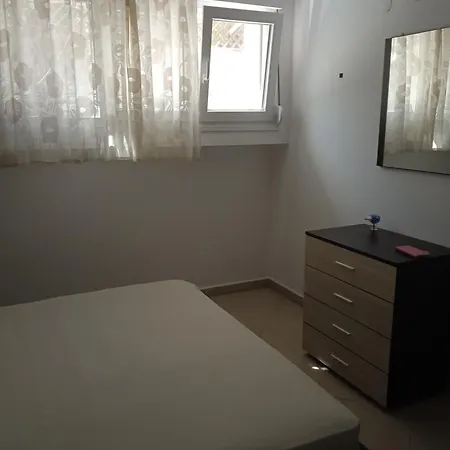 Irini 3 Apartment *